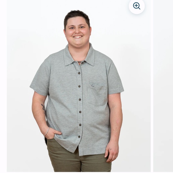 Peau de Loup Grey Button up - Picture 2 of 10